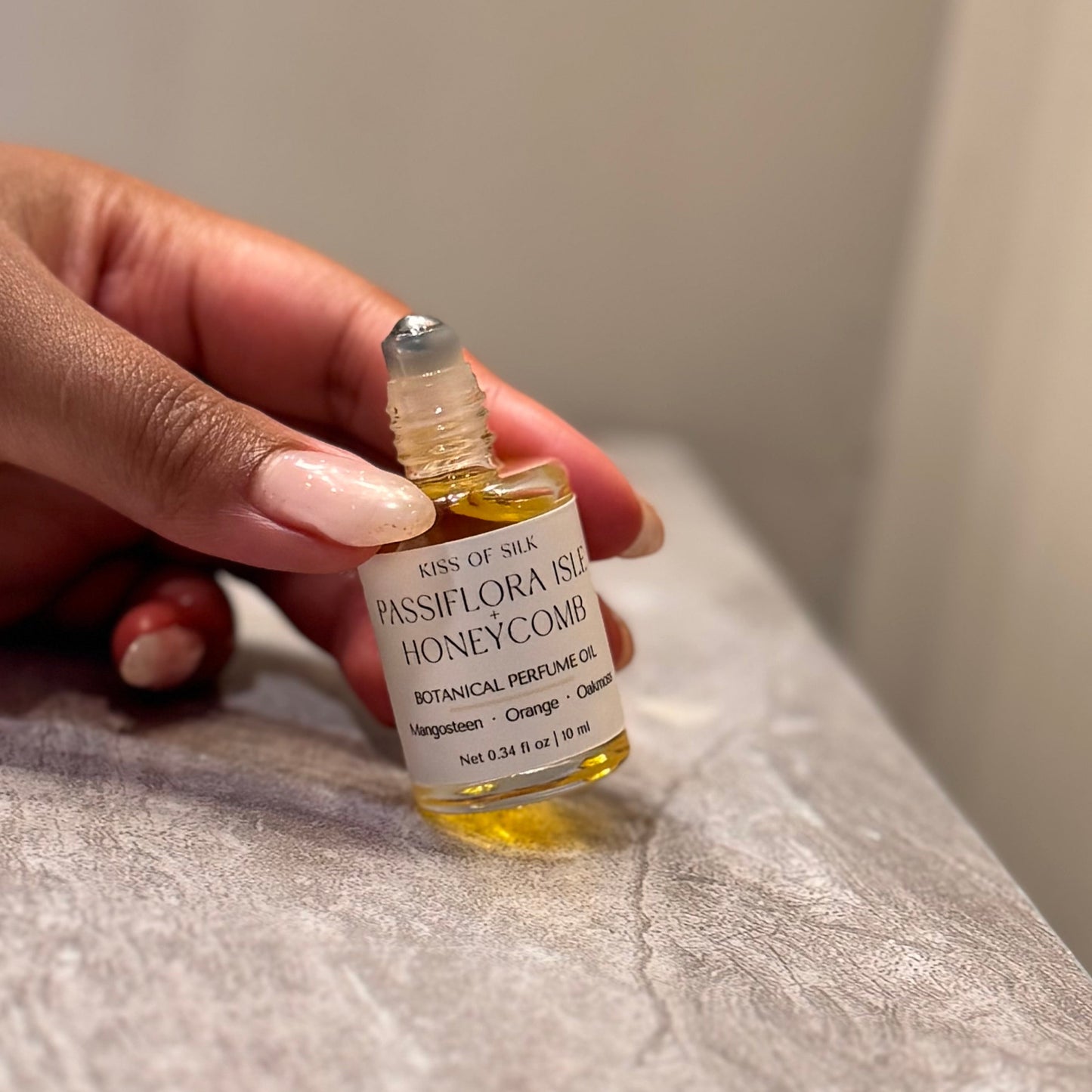 Passiflora Isle + Honeycomb Botanical Perfume Oil